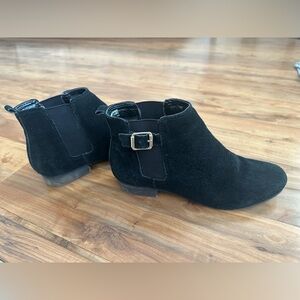 White Mountain Black Boots with Gold Buckle suede
